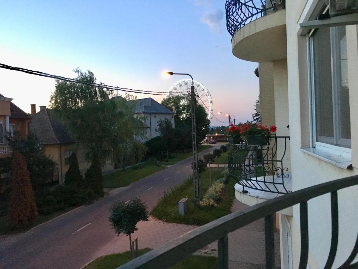 Lara Lux Apartment Hajdúszoboszló Εξωτερικό φωτογραφία