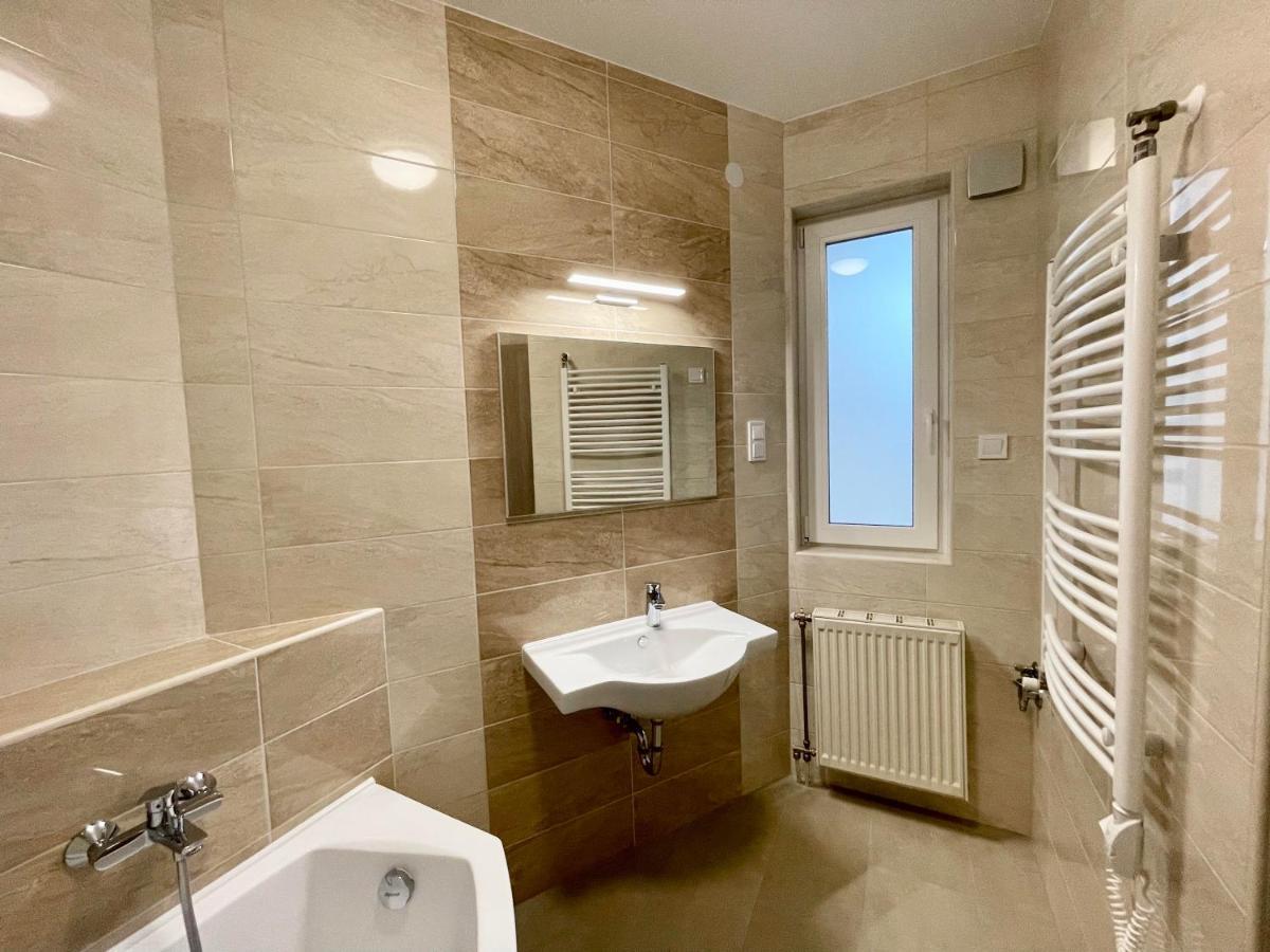 Lara Lux Apartment Hajdúszoboszló Εξωτερικό φωτογραφία